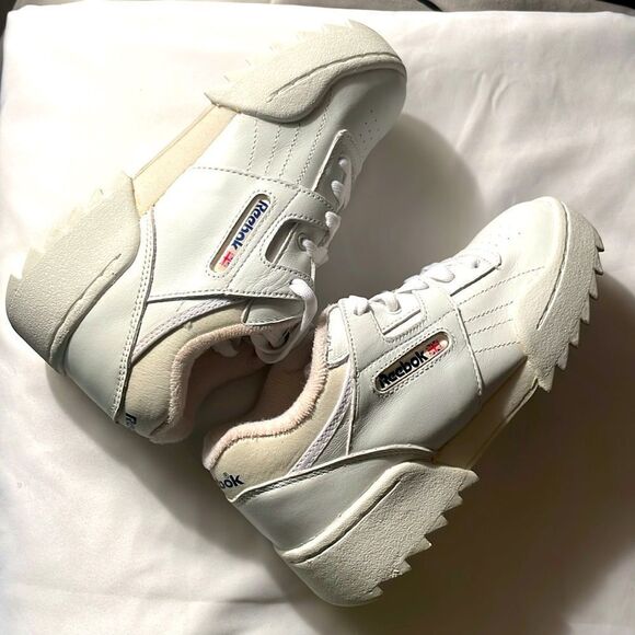 Reebok low top White Sneakers - Picture 3 of 8